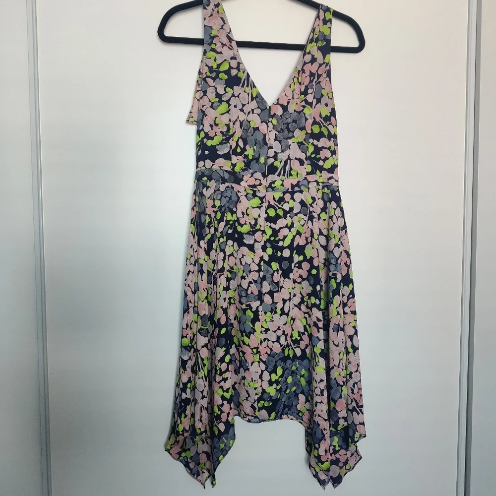 *BCBGMAXAZRIA Jessica Floral Handkerchief Hem Dress Navy Ink Floral Sleeveless S - Picture 5 of 9